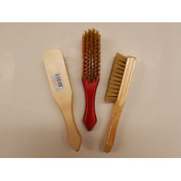 Щетка обувная дер. 212х38мм (натур. щетина)