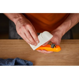 Точилка для ножей белая Functional Form  Fiskars