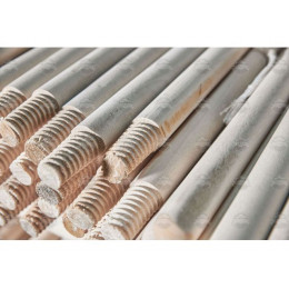 Черенок для щеток с резьбой ф25х1200мм (высший сорт)