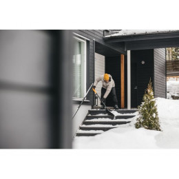 Лопата снеговая Solid FISKARS