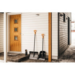 Лопата снеговая Solid FISKARS